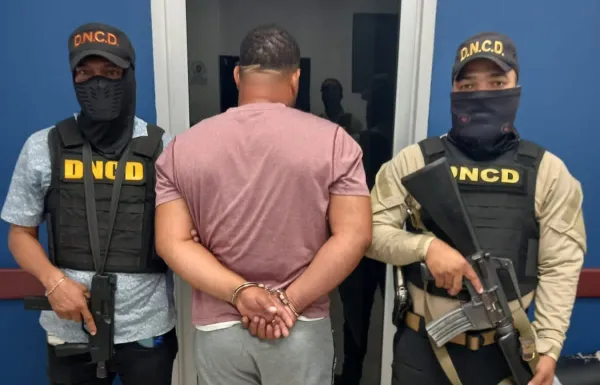 CAPTURAN OTRO VINCULAN A DECOMISO DE 243 PAQUETES DE COCAÍNA EN RÍO SAN JUAN