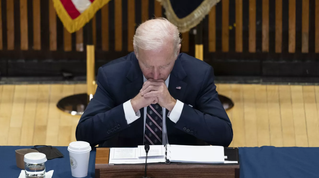 biden pensativo